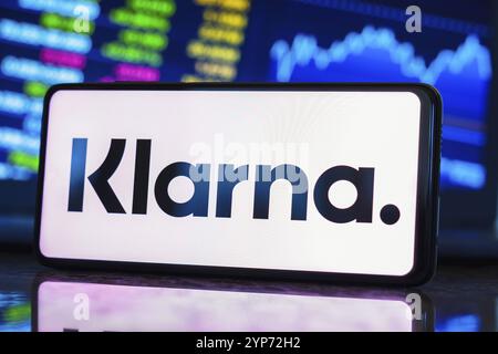Dans cette illustration photo, le logo Klarna Bank AB est affiché sur un écran de smartphone Banque D'Images