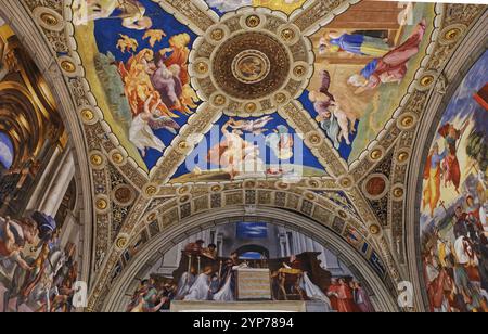 CITÉ DU VATICAN, VATICAN, le 15 JUIN 2015 : intérieurs et détails architecturaux des chambres Raphaël au musée du Vatican, le 15 juin 2015, à la Cité du Vatican, Vatican Banque D'Images