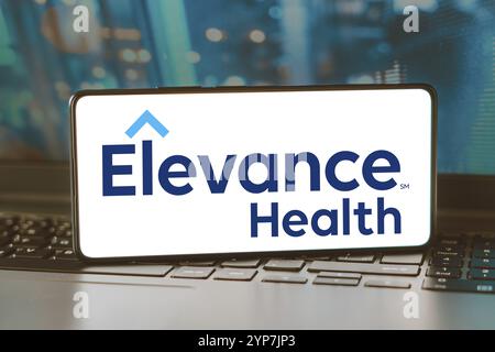 Dans cette illustration photo, le logo Elevance Health est affiché sur l'écran d'un smartphone Banque D'Images