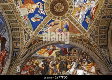 CITÉ DU VATICAN, VATICAN, le 15 JUIN 2015 : intérieurs et détails architecturaux des chambres Raphaël au musée du Vatican, le 15 juin 2015, à la Cité du Vatican, Vatican Banque D'Images