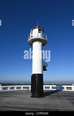 Phare de la jetée d'Ostende (Pier van Oostende) – Ostende, Belgique – 24 octobre 2024 Banque D'Images