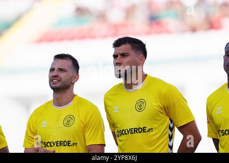 Amadora, Portugal. 10 novembre 2024. (G-d) Jose Gomes et Ze Vitor (CD Nacional) vus lors du match de Liga Portugal entre les équipes de CF Estrela Amadora et CD Nacional à l'Estadio Jose Gomes. Score final ; CF Estrela Amadora 2:0 CD Nacional (photo de Maciej Rogowski/SOPA images/Sipa USA) crédit : Sipa USA/Alamy Live News Banque D'Images