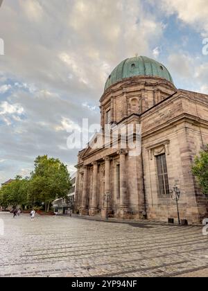 St. L'église Elizabeth est une église catholique romaine dans la vieille ville de Nuremberg. Nuremberg est la deuxième plus grande ville de l'État de Bavière en Allemagne. Banque D'Images