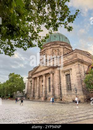 St. L'église Elizabeth est une église catholique romaine dans la vieille ville de Nuremberg. Nuremberg est la deuxième plus grande ville de l'État de Bavière en Allemagne. Banque D'Images