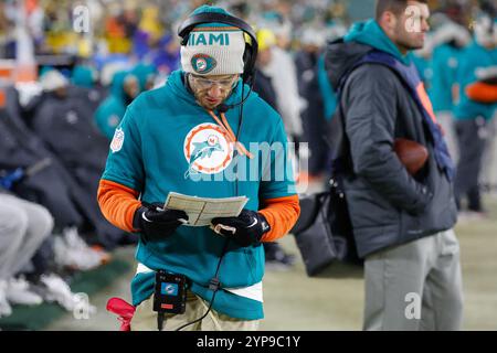 Green Bay, Wisconsin, États-Unis. 28 novembre 2024. Mike McDaniel, entraîneur-chef des Miami Dolphins, lors du match de football de la NFL entre les Miami Dolphins et les Green Bay Packers au lambeau Field à Green Bay, Wisconsin. Darren Lee/CSM/Alamy Live News Banque D'Images