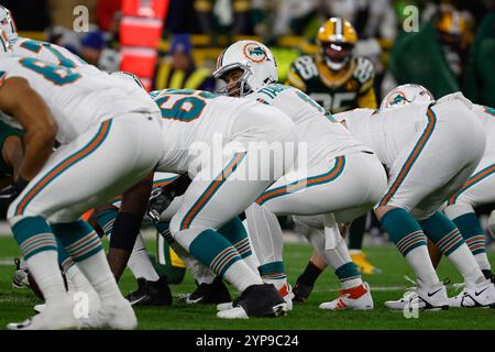 Green Bay, Wisconsin, États-Unis. 28 novembre 2024. Tua Tagovailoa, quarterback des Miami Dolphins (1), lors du match de football NFL entre les Miami Dolphins et les Green Bay Packers au lambeau Field à Green Bay, Wisconsin. Darren Lee/CSM/Alamy Live News Banque D'Images