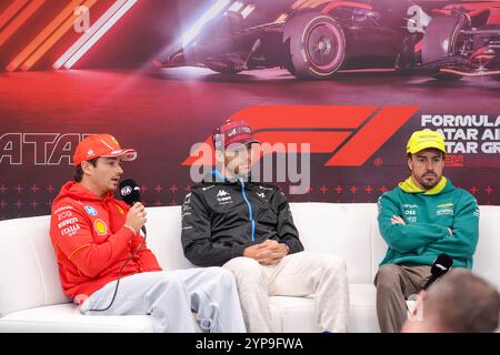 Circuit international de Losail, Doha, formule 1, Qatar. 28 novembre 2024. Qatar Grand Prix 2024, im Bild Charles Leclerc (MCO), Scuderia Ferrari HP, Pierre Gasly (FRA), Alpine F1 Team, Fernando Alonso (ESP), Aston Martin Aramco Cognizant Formula One Team crédit : Alessio de Marco/Alamy Live News Banque D'Images