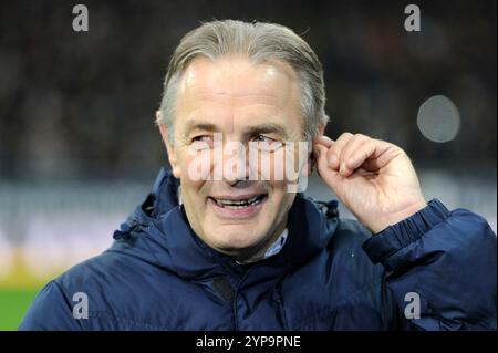 PHOTO D'ARCHIVE : Karl-Heinz 'Charly' KOERBEL aura 70 ans le 1er décembre 2024, Karl Heinz (Charly) KOERBEL (ex professionnel de football), image unique, motif unique recadré, portrait, portrait, portrait. Football 1ère Bundesliga, 15ème journée, Eintracht Frankfurt-Darmstadt 98 0-1, le 6 décembre 2015 à Francfort/main, Allemagne. COMMERZBANK ARENA. Ã ? Â Banque D'Images