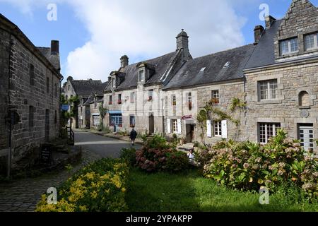 Maisons médiévales en pierre dans le village de Locronan, un des plus beaux villages de France, France, Bretagne, Finistère, Locronan Banque D'Images