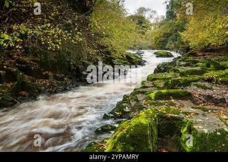 La rivière Almond près de Cramond, Édimbourg Banque D'Images