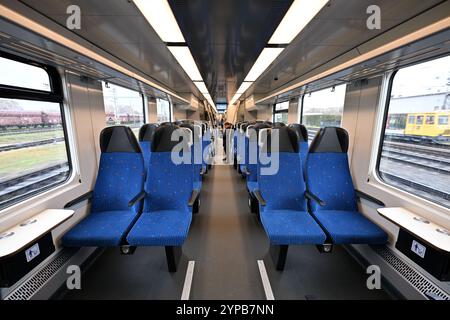 Otrokovice, République tchèque. 29 novembre 2024. Nouveau train RegioPanter à Otrokovice, République tchèque, le 29 novembre 2024. Crédit : Dalibor Gluck/CTK photo/Alamy Live News Banque D'Images