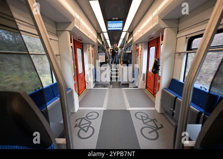 Otrokovice, République tchèque. 29 novembre 2024. Nouveau train RegioPanter à Otrokovice, République tchèque, le 29 novembre 2024. Crédit : Dalibor Gluck/CTK photo/Alamy Live News Banque D'Images