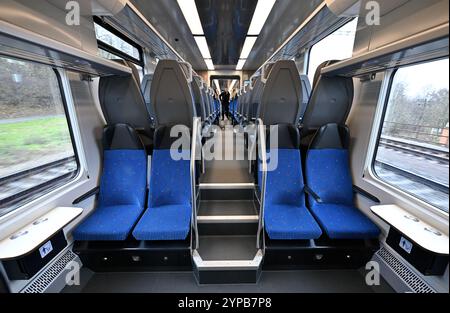 Otrokovice, République tchèque. 29 novembre 2024. Nouveau train RegioPanter à Otrokovice, République tchèque, le 29 novembre 2024. Crédit : Dalibor Gluck/CTK photo/Alamy Live News Banque D'Images