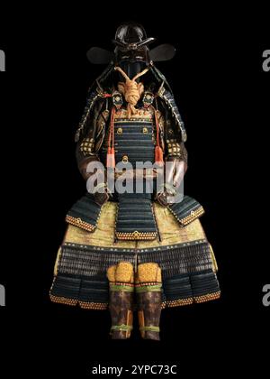 Neo Masanobu Antique Japanese Armor Samurai, Kabuto, Tsuba Banque D'Images