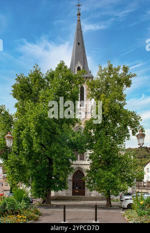 Eglise de Saint Jean Baptiste à Albertville dans le sud-ouest de la France, célèbre pour avoir accueilli les Jeux olympiques d'hiver de 1992. Banque D'Images