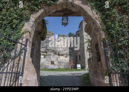 Porte d'entrée des ruines du château de Hilpoltstein, construit vers 1220 à 1230, Maria-Dorothea-Strasse 5, 7, Hiltpoltstein, moyenne Franconie, Bavière, G. Banque D'Images