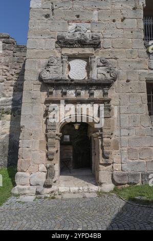 Entrée de l'aile résidentielle des ruines du château de Hilpoltstein, construite entre 1220 et 1230, Maria-Dorothea-Strasse 5, 7, Hiltpoltstein, Franc moyen Banque D'Images