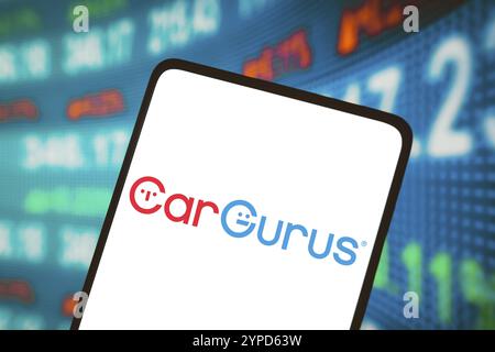 22 janvier 2024, Brésil. Dans cette illustration photo, le logo CarGurus est affiché sur l'écran d'un smartphone Banque D'Images