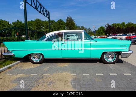 Lincoln Premiere (1957) voiture classique. Rosmalen, pays-Bas - 10 mai 2015 Banque D'Images