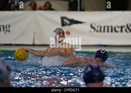 Michele Mezzarobba (Pallanuoto Trieste) lors du match Pallanuoto Trieste vs RN Savona, Waterpolo Italian Serie A match à Trieste, Italie, novembre 29 2024 Banque D'Images