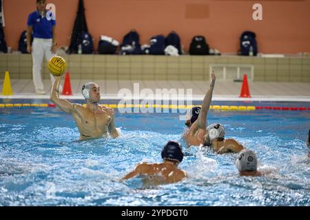 Michele Mezzarobba (Pallanuoto Trieste) lors du match Pallanuoto Trieste vs RN Savona, Waterpolo Italian Serie A match à Trieste, Italie, novembre 29 2024 Banque D'Images