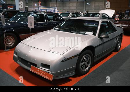 Voitures de collection pendant le salon Retromóvil à Ifema Madrid, 29 novembre 2024 Espagne Banque D'Images