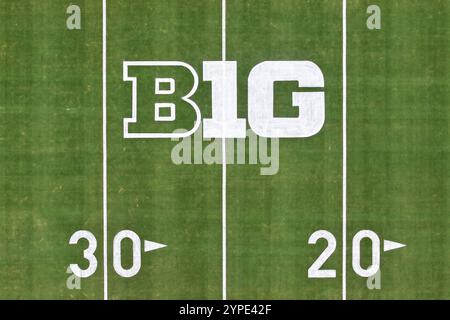 Le logo de la Big Ten Conference sur le terrain de football au Los Angeles Memorial Coliseum, vendredi 29 novembre 2024, à Los Angeles. Crédit : Kirby Lee/Alamy Live News Banque D'Images