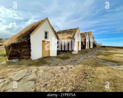 Glaumbaer Viking Village en Islande. Les maisons en gazon font partie du Folk Museum Banque D'Images