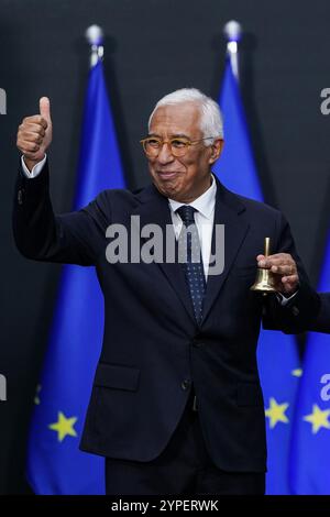 Bruxelles, Belgique. 29 novembre 2024. Le nouveau président du Conseil européen, Antonio Costa, assiste à la cérémonie de passation de pouvoir à Bruxelles, Belgique, le 29 novembre 2024. Antonio Costa, ancien premier ministre du Portugal, succédera à Charles Michel à la tête du Conseil européen le 1er décembre. Crédit : Peng Ziyang/Xinhua/Alamy Live News Banque D'Images