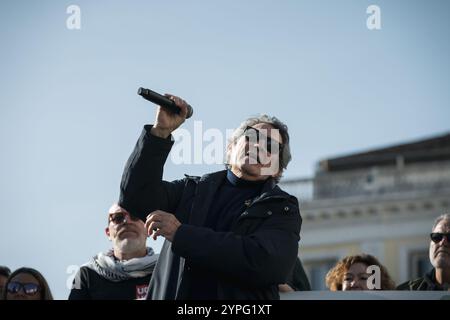 Madrid, Madrid, ESPAGNE. 30 novembre 2024. Le chanteur espagnol MIGUEL RIOS, demande la paix en Palestine dans l'activité convoquée par le collectif ''Stop the War'' (crédit image : © Ignacio Lopez Isasmendi/ZUMA Press Wire) USAGE ÉDITORIAL SEULEMENT! Non destiné à UN USAGE commercial ! Crédit : ZUMA Press, Inc/Alamy Live News Banque D'Images