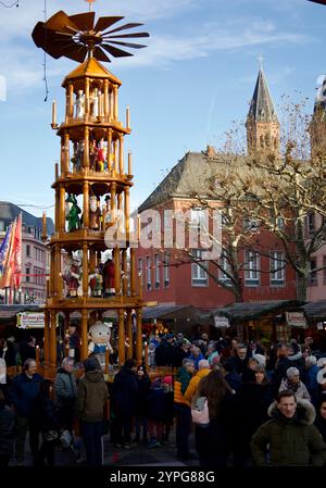 Mainz, Allemagne. 30 novembre 2024. Marché de Noël à Mayence, scène de la Nativité. Banque D'Images