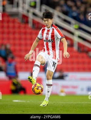 30 novembre 2024 ; Bet365 Stadium, Stoke, Staffordshire, Angleterre; EFL Championship Football, Stoke City contre Burnley ; Bae Jun-Ho de Stoke City Banque D'Images