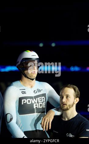 APELDOORN - Harry Lavreysen en action lors du premier sprint de l'UCI Track Champions League à Omnisport. C'était le troisième tour de la compétition de cyclisme sur piste. ANP IRIS VAN DEN BROEK crédit : ANP/Alamy Live News Banque D'Images