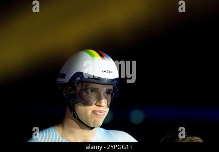 APELDOORN - Harry Lavreysen en action lors du premier sprint de l'UCI Track Champions League à Omnisport. C'était le troisième tour de la compétition de cyclisme sur piste. ANP IRIS VAN DEN BROEK crédit : ANP/Alamy Live News Banque D'Images