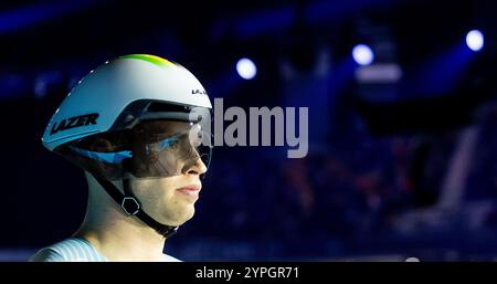 APELDOORN - Harry Lavreysen en action lors du premier sprint de l'UCI Track Champions League à Omnisport. C'était le troisième tour de la compétition de cyclisme sur piste. ANP IRIS VAN DEN BROEK Banque D'Images