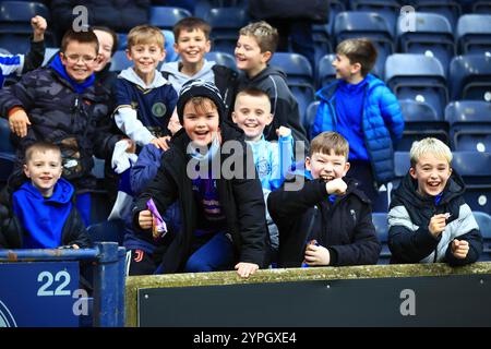 30 novembre 2024 ; Rugby Park, Kilmarnock, Écosse : Scottish Premiership Football, Kilmarnock contre Dundee ; fans de Kilmarnock Banque D'Images