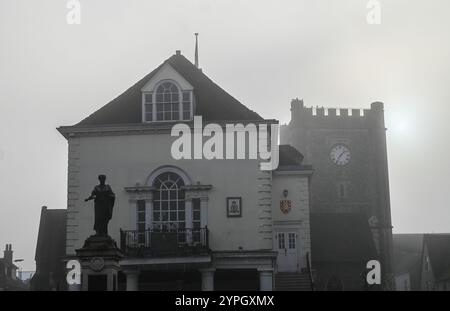 Hôtel de ville de Wallingford dans la brume Banque D'Images