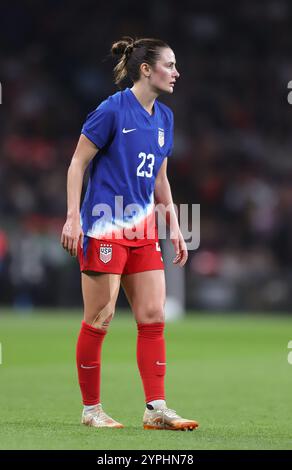 Londres, Royaume-Uni. 30 novembre 2024. USA et Emily Fox d'Arsenal lors du match amical international féminin entre l'Angleterre féminine et les USA au stade de Wembley, Londres le samedi 30 novembre 2024. (Photo : Jade Cahalan | mi News) crédit : MI News & Sport /Alamy Live News Banque D'Images