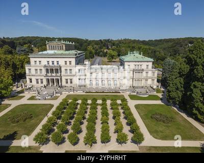 Villa Huegel, construite de 1870 à 1873 selon les idées de l'industriel de l'acier Alfred Krupp, a servi la famille Krupp comme une résidence de la plus haute St Banque D'Images