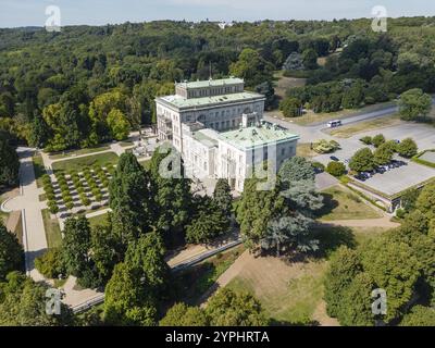 Villa Huegel, construite de 1870 à 1873 selon les idées de l'industriel de l'acier Alfred Krupp, a servi la famille Krupp comme une résidence de la plus haute St Banque D'Images