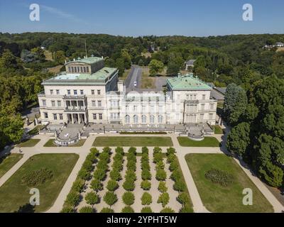 Villa Huegel, construite de 1870 à 1873 selon les idées de l'industriel de l'acier Alfred Krupp, a servi la famille Krupp comme une résidence de la plus haute St Banque D'Images