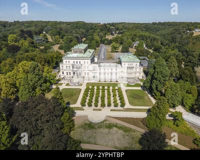 Villa Huegel, construite de 1870 à 1873 selon les idées de l'industriel de l'acier Alfred Krupp, a servi la famille Krupp comme une résidence de la plus haute St Banque D'Images