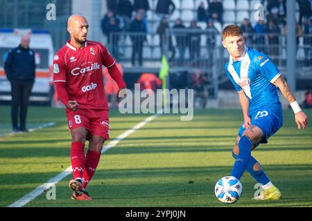 Brixia, Italie. 30 novembre 2024. Ahmad Benali de SSC Bari lors du match de championnat italien de Serie B entre Brescia Calcio et SSC Bari au stade Mario Rigamonti le 30 novembre 2024, Brixia, Italie. Crédit : Roberto Tommasini/Alamy Live News Banque D'Images