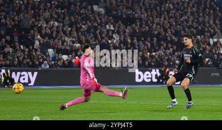 Londres, Royaume-Uni. 30 novembre 2024. Kai Havertz d'Arsenal marque le 4e but de son équipe à la 36e minute. Premier League match, West Ham Utd contre Arsenal au stade de Londres, Queen Elizabeth Olympic Park à Londres le samedi 30 novembre 2024. Cette image ne peut être utilisée qu'à des fins éditoriales. Usage éditorial exclusif photo par Sandra Mailer/Andrew Orchard photographie sportive/Alamy Live News crédit : Andrew Orchard photographie sportive/Alamy Live News Banque D'Images