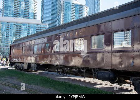 Canadian Pacific Cape Race au Roundhouse Park sur Bremner Boulevard dans le centre-ville de Toronto, Ontario, Canada Banque D'Images