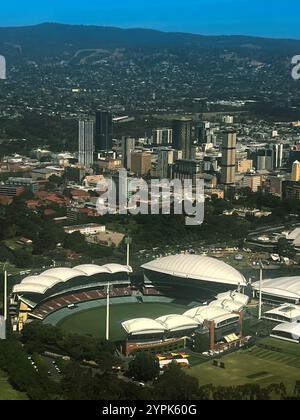 Vue aérienne d'Adelaide Oval et du parc environnant en Australie méridionale. Banque D'Images