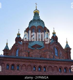 Cathédrale Uspenski Helsinki avec ciel bleu Banque D'Images