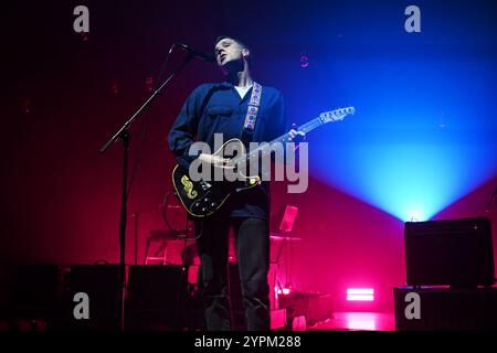 Londres, Royaume-Uni. 30 novembre 2024. LONDRES, ANGLETERRE - NOVEMBRE 30 : Leo Wyndham de "Palace" jouant à Eventim Apollo le 30 novembre 2024 à Londres, Angleterre. CAP/Mar © Mar/Capital Pictures crédit : Capital Pictures/Alamy Live News Banque D'Images
