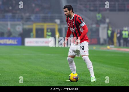 Theo Hernandez de l'AC Milan vu en action lors du match de football de Serie A 2024/25 entre l'AC Milan et l'Empoli FC au stade San Siro Banque D'Images