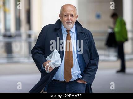 Londres, Royaume-Uni. 1er décembre 2024. Jeremy Bowen, rédacteur international de BBC News, apparaît dimanche avec Laura Kuenssberg. Bowen était le correspondant moyen-Orient de la BBC basé à Jérusalem entre 1995 et 2000 et le rédacteur en chef de la BBC moyen-Orient de 2005 à 2022, avant d'être nommé rédacteur international de BBC News en août 2022. Victoria Derbyshire accueille le spectacle cette semaine. Crédit : Karl Black/Alamy Live News Banque D'Images